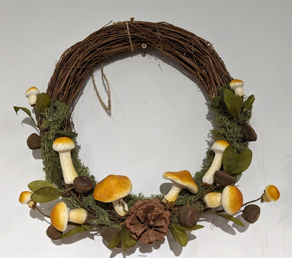 Autumnal Half Wreath 36cm - Mushrooms