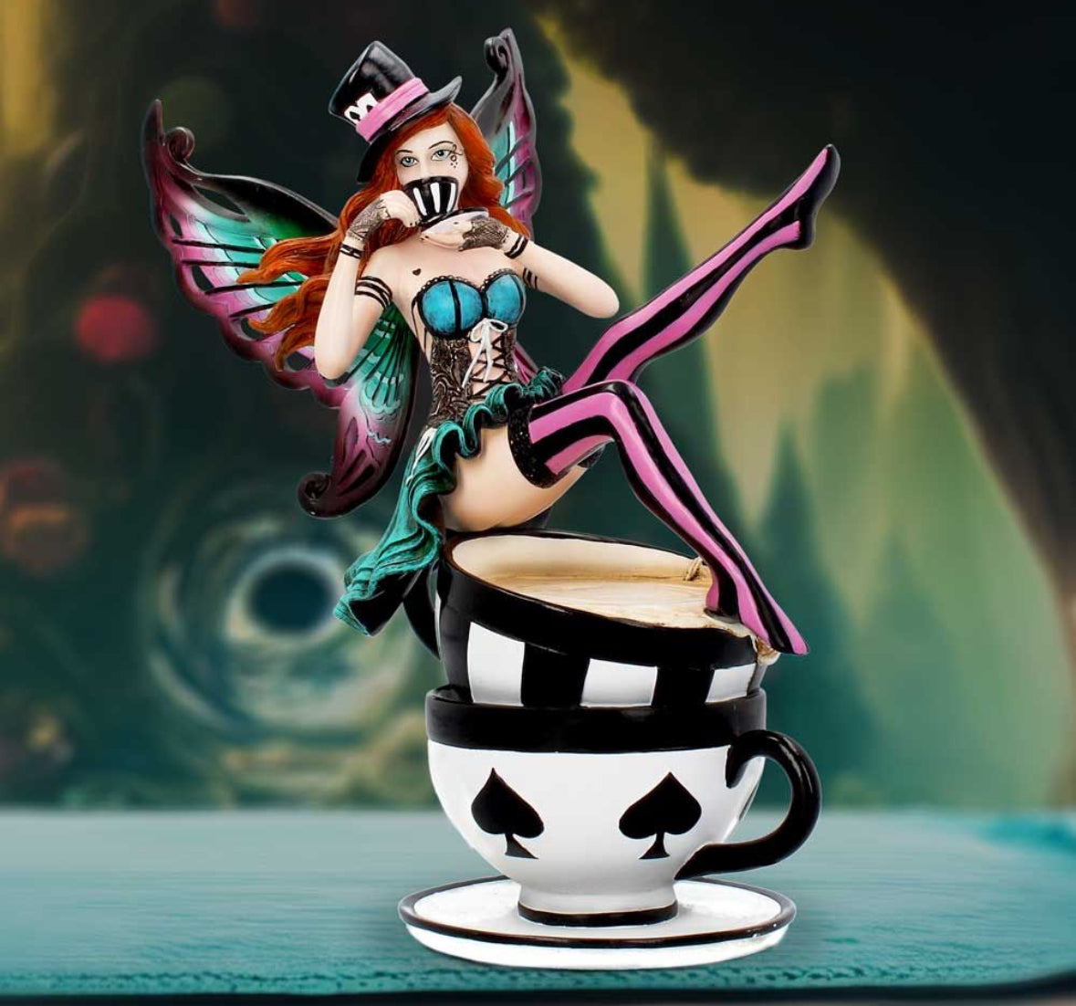 Hatter with Teacup 16cm - Wonderland Fairy