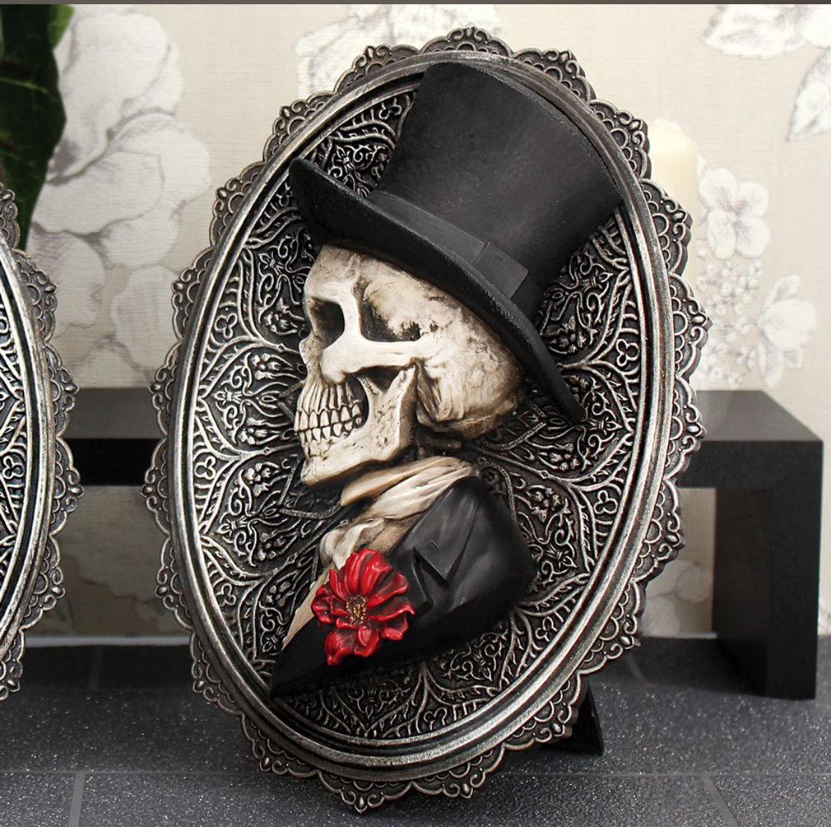 Beautiful Male Skeleton Plaque Day of the Dead Valentine